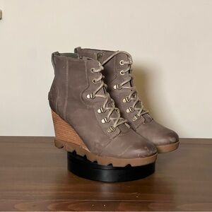 SOREL Joan Uptown Wedge Bootie in Khaki